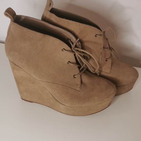 Shoes - Picture 2 of 5